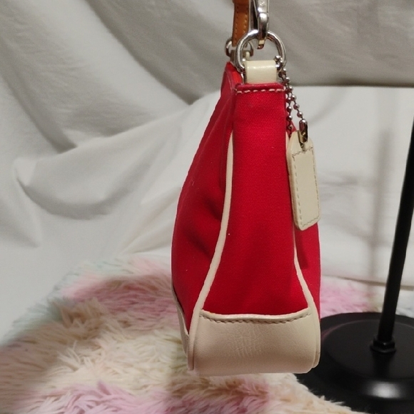 SALE! Authentic Coach Vintage Mini Red & Cream Bag - Picture 5 of 11
